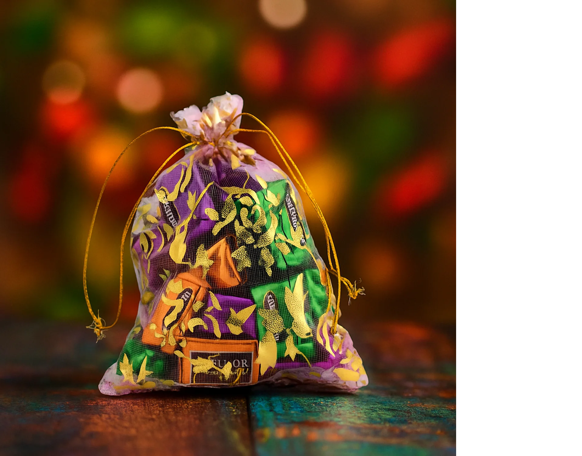 Decorative Gift Potli with 10 Premium Chocolates – Reusable Festive Return Gift Hamper