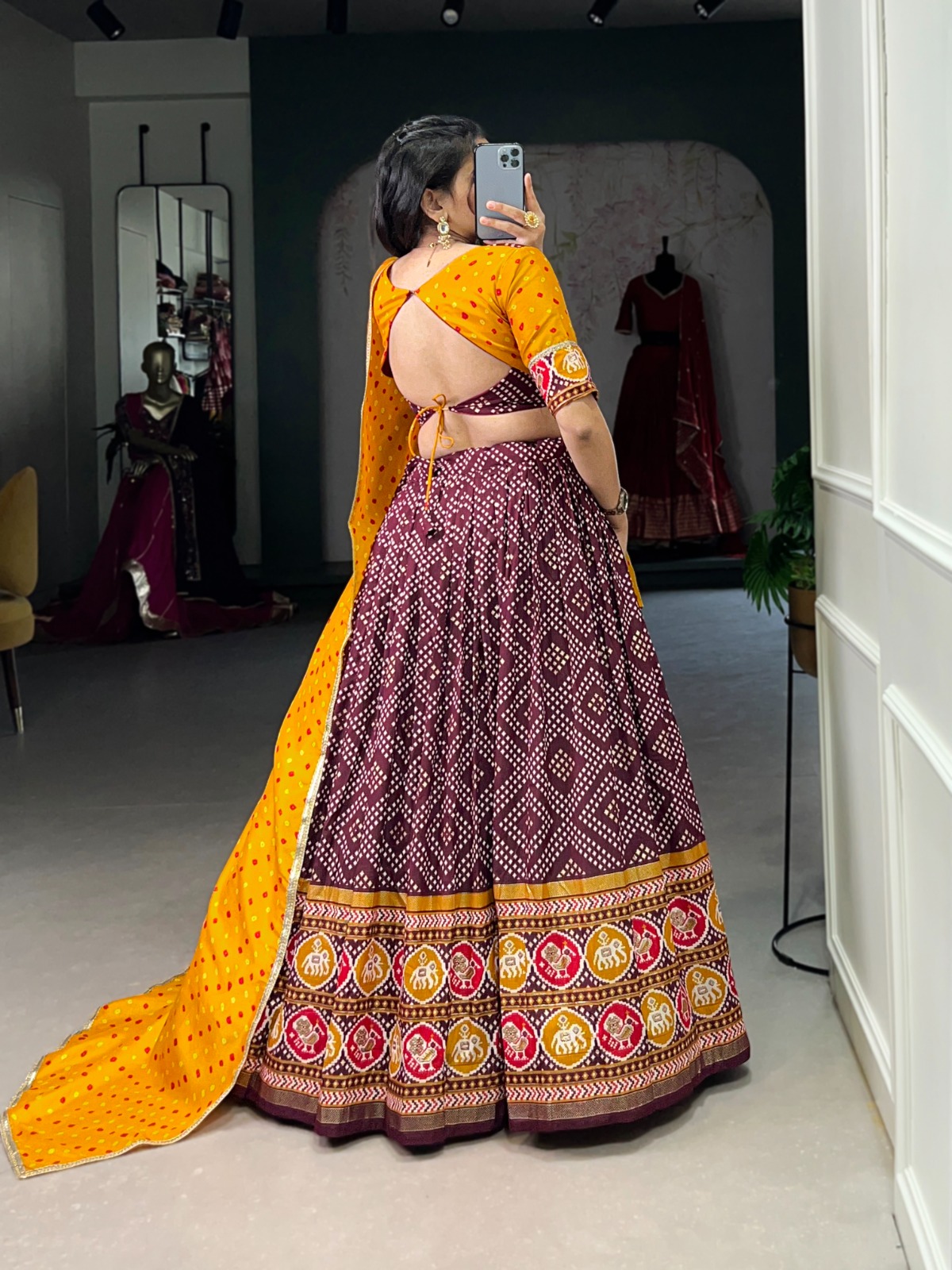 This beautifully printed lehenga design going from a royal shade ensemble for function🥰.