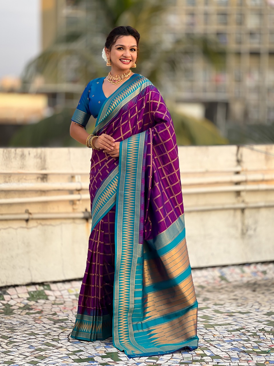 SUPER- HIT UNIQUE CHECKS PATTERN SAREE