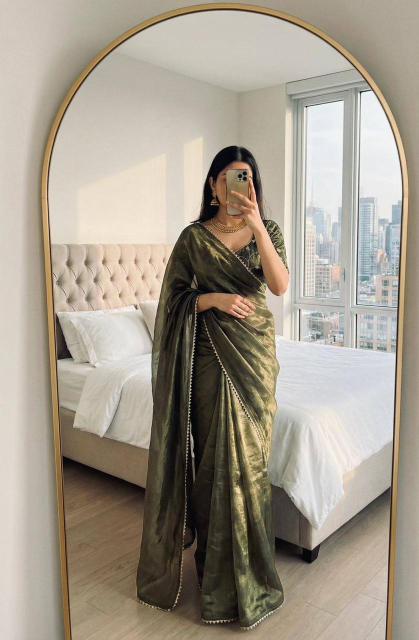 Unstitched saree and blouse