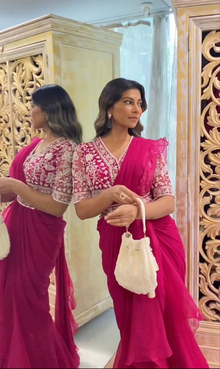 NEW DESIGNER PARTY WEAR LAHENGA SAREE WITH STICH BLOUSE 