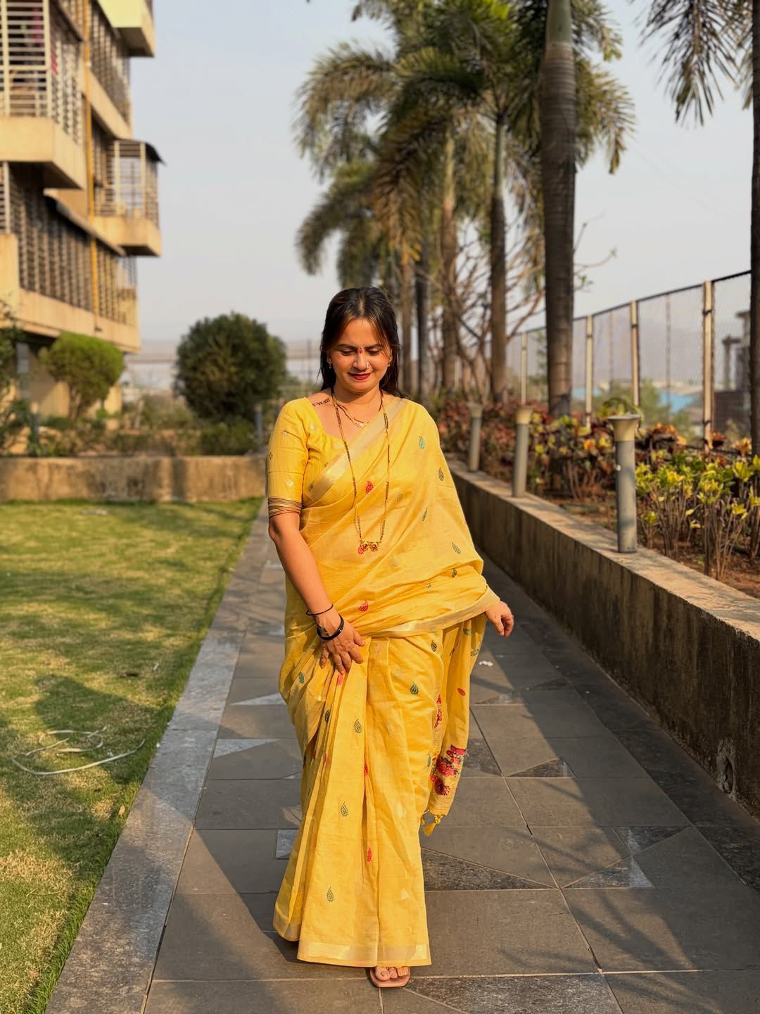 Munga Cotton Saree with Weaving Design 